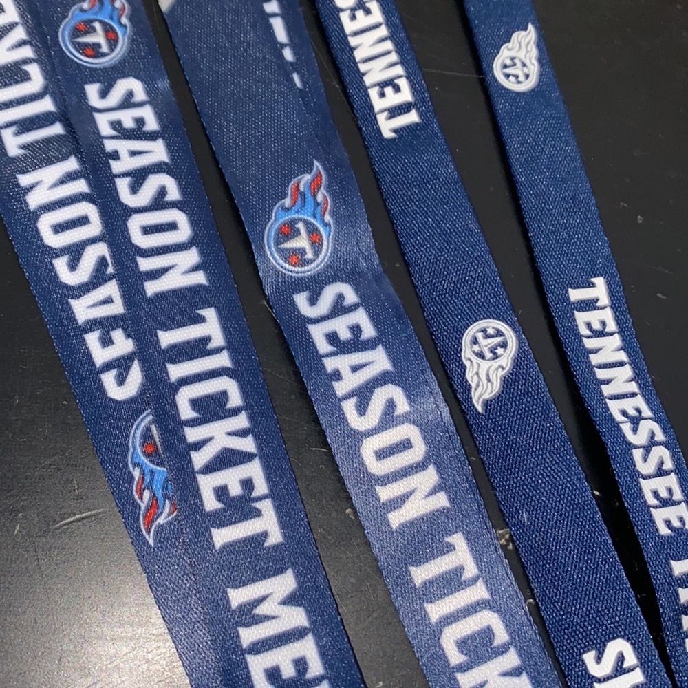 Tennessee Titans Bundle !!! - Picture 7 of 10